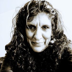 Meet your Posher, Denise